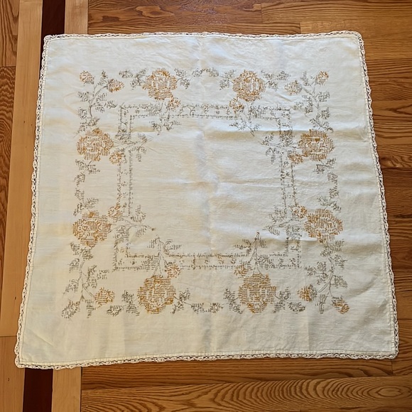 Vintage Embroidered Linen Small Square Table Cloth Handmade Cottagecore - Picture 5 of 5